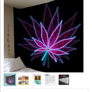 35“ x 30“ cool tapestry❤️